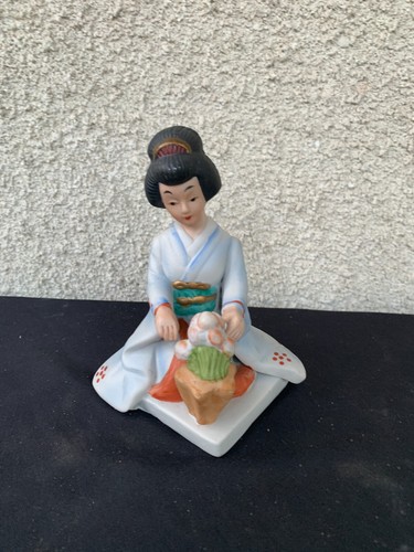 Belle petite figurine - belle, geisha
