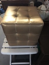 POUF MATELASSÉ, SIMILI CUIR DORÉ, VINTAGE