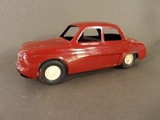 CIJ 1/18 RENAULT DAUPHINE sur base dauphine police jouet ancien tole 21cm