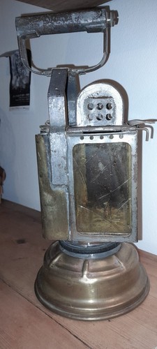 Ancienne lanterne cheminot