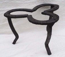 Trépied Cheminée Fer Cheval Forgé Nederland 1920/30 Dutch oven horseshoe trivet.