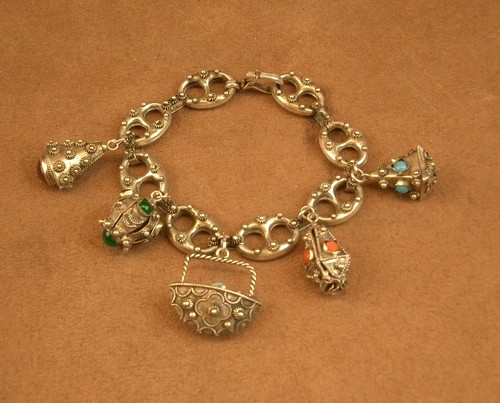 Beau bracelet breloques - bracelet,