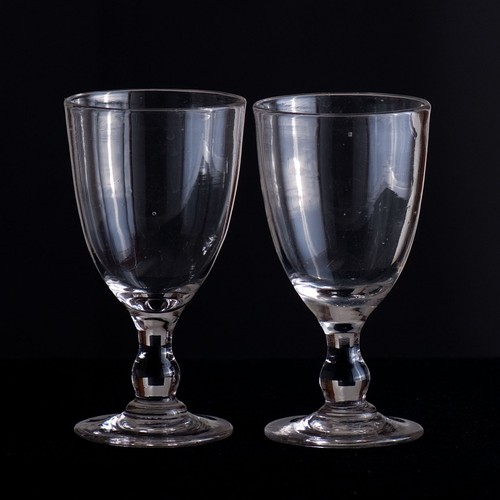 Verres pied anciens en - à,