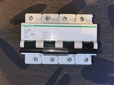 DISJONCTEUR TETRAPOLAIRE 80A