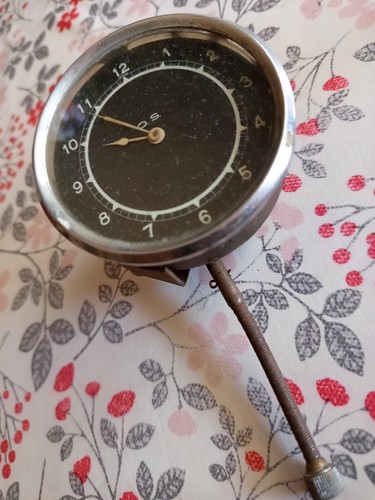 Pendule voiture ancienne - os,
