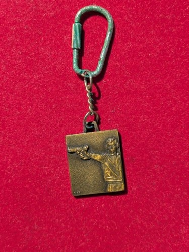 Ancien porte cle - cle, sportif