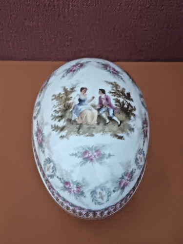 Boîte porcelaine forme - en, en
