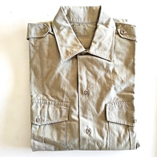 Chemise militaire beige en coton sans inscription