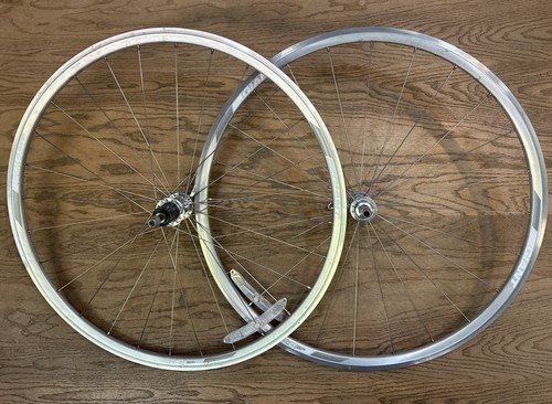 Giant road bike wheelset - p-r2,