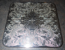 Vintage - Joli dessous de plat en métal argenté de marque PENDRAGON