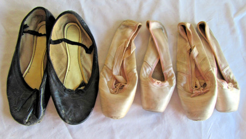 Vintage pair pointe well - 3,