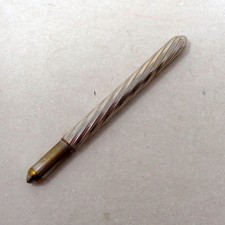 Superbe petite boite à aiguille ancienne en métal - Mercerie vintage