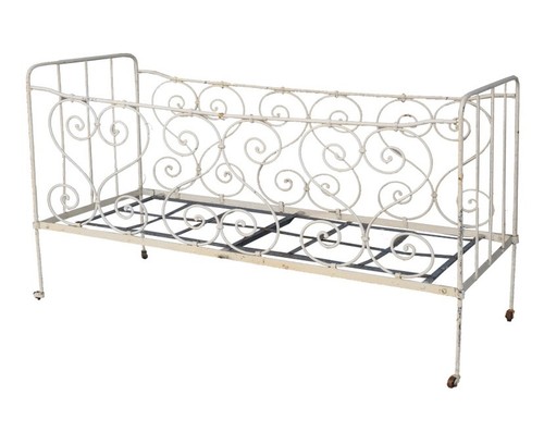 Lit ancien en fer forgé - ,