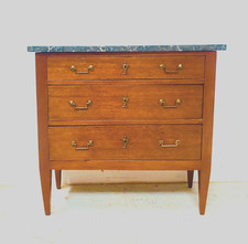 commode en acajou trois