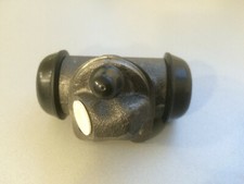 Cylindre roue avant gauche renault Dauphine, Gordini, Ondine, R4