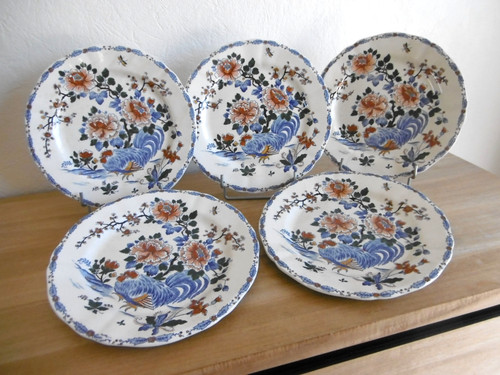 Cinq assiettes plates - cinq,