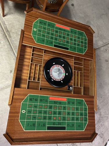 Vintage roulette table - vintage,