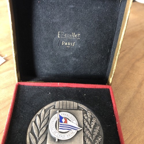 Ancienne médaille 1966 - ancienne,