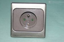 Legrand diplomat Prise 2P+T Métal anodisé