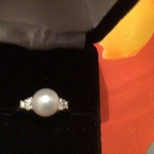 bague or blanc Avec Perle Et Brillants. 