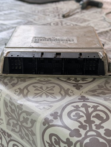 Calculateur moteur bmw - calculateur,
