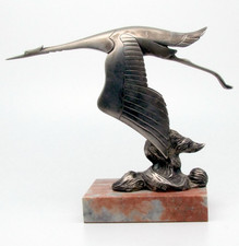 mascotte automobile ou sculpture cigogne signée F. Bazin