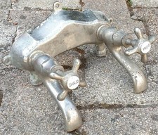 Robinetterie / Robinet ancien de baignoire..lavabo..laiton chômé..