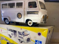 FRANCE JOUET 1082-RENAULT ESTAFETTE SECOURS ROUTIER TÉLÉGUIDÉ + SIRÈNE