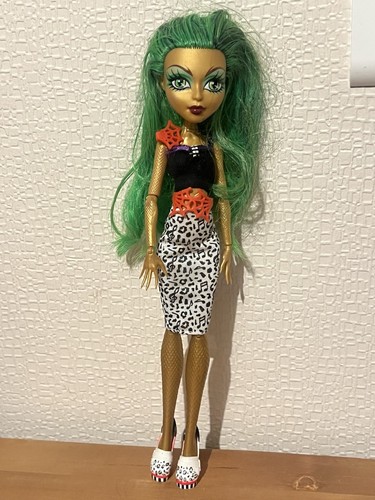 Poupée monster high - poupée,