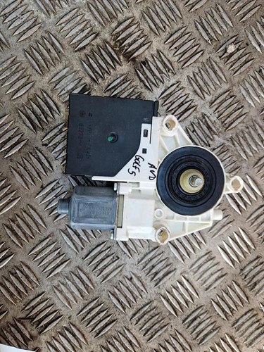 Moteur leve vitre avant - , droit