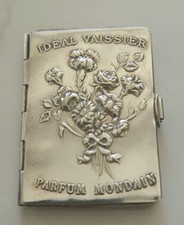 Ancien porte carnet, Almanach. Pub Victor Vaissier métal argenté Art Nouveau. 