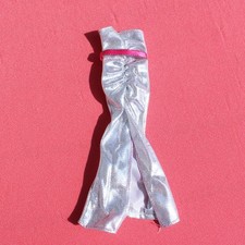 Robe de soirée argentée pour