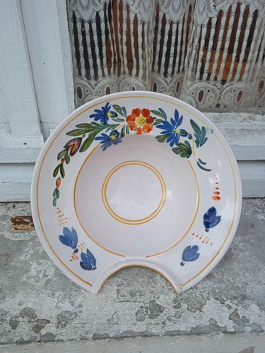 Plat barbe ancien faience - barbe,