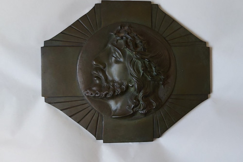 Christ bronze style art - style,