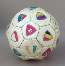 Ancien ballon de HANDBALL avec blasons drapeaux PAYS collection Ø 14 cm