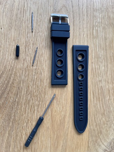 Caoutchouc strap 22mm - caoutchouc,