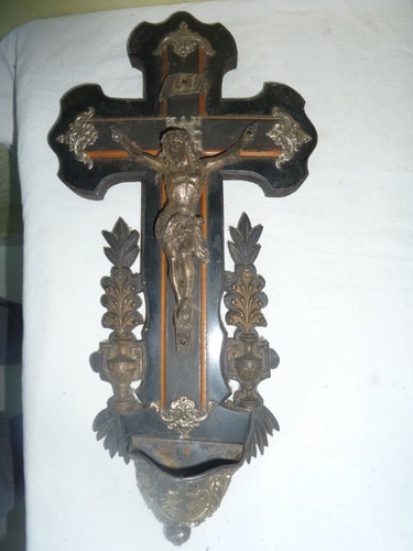 Ancienne croix bénitier - croix,