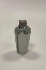 Vase Art Nouveau Rorstrand Avec Fleurs En Relief Et Dessus Ouvrant