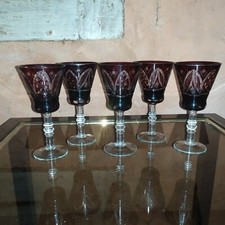 5 anciens verres à vin