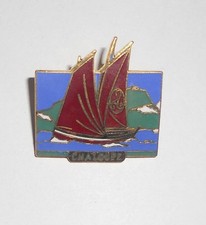 Pin's bateau voilier vieux gréement / Chaloupe (signé Artimon)