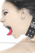 Corset de Gorge En Imitation Cuir avec Rivets (Noir) Col Avec A Line