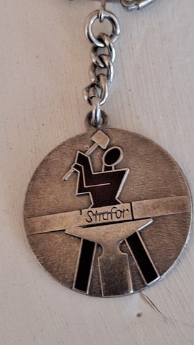 Superbe porte clé strafor - clé, en