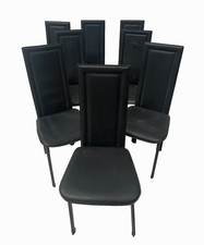 Suite de huit chaises design en cuir noir XX siècle