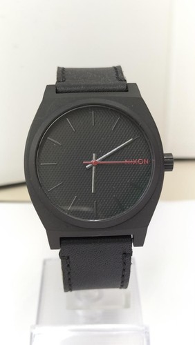 Montre analogique quartz - à,
