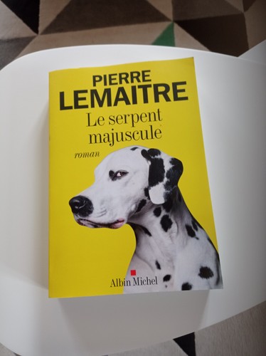 Serpent majuscule pierre - majuscule,