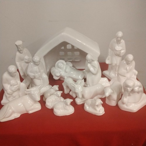 Crèche blanche pièces - 17,