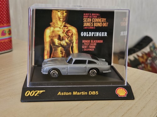 Voiture miniature james bond - james,