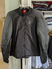 Nike Reveal Jacket Flyknit