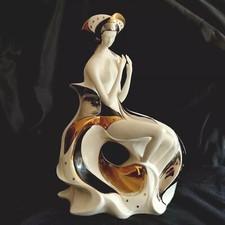 MAGNIFIQUE STATUE DE FEMME STYLE ART DÉCO EN  PORCELAINE GALOS