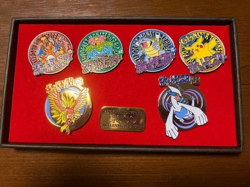 Pokemon badge millennium 2000 - pokemon,